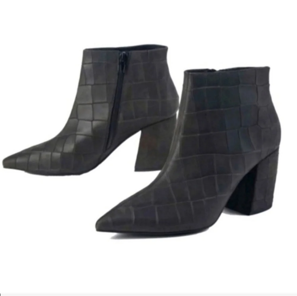 NEW! Jeffrey Campbell High Heel Booties Boots in Dark Gray 8.5M